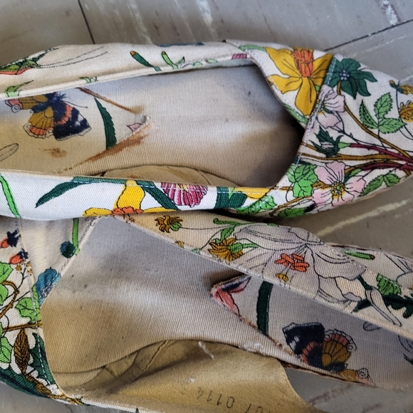 2 pairs gucci shoe - Picture 3 of 8